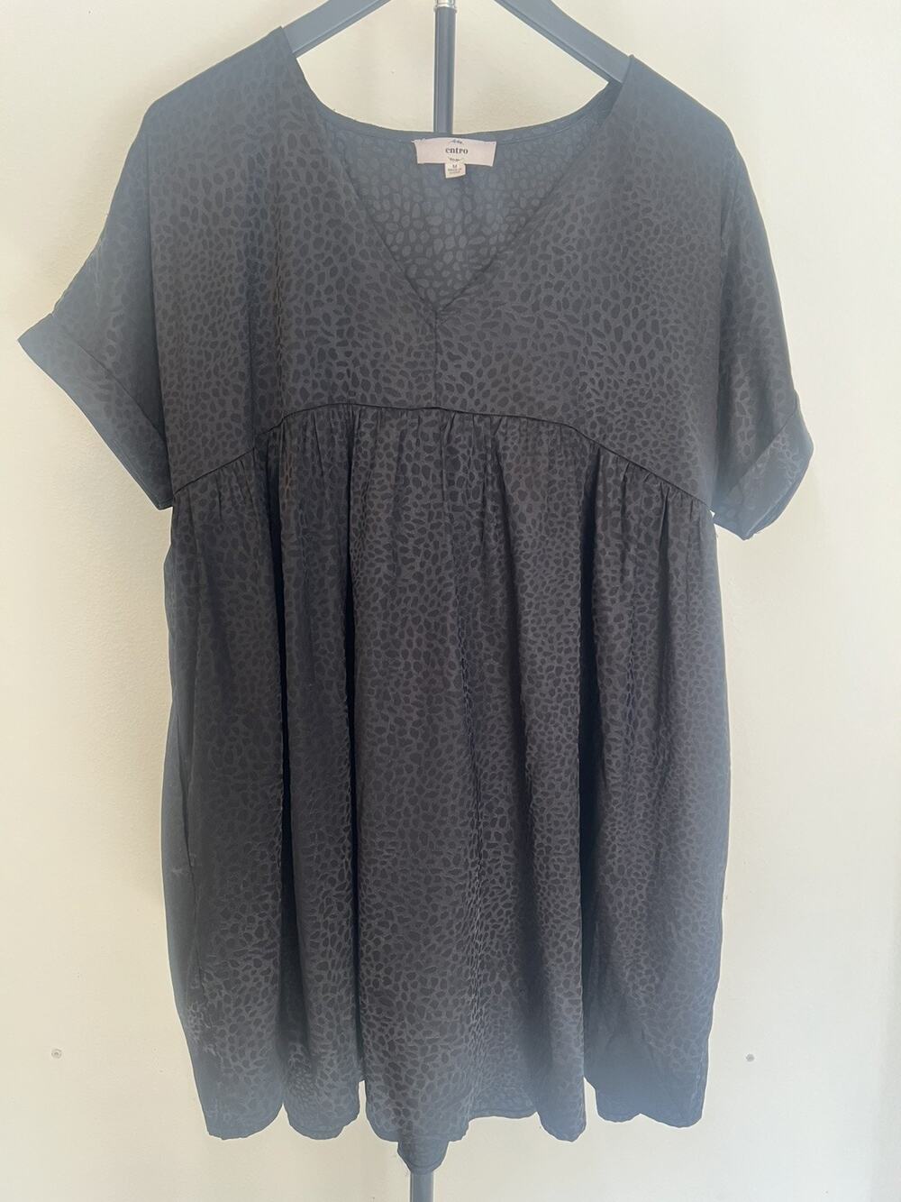 Entro Black Satin Tonal Animal Print V-Neck Babydoll SS Mini Dress Medium
